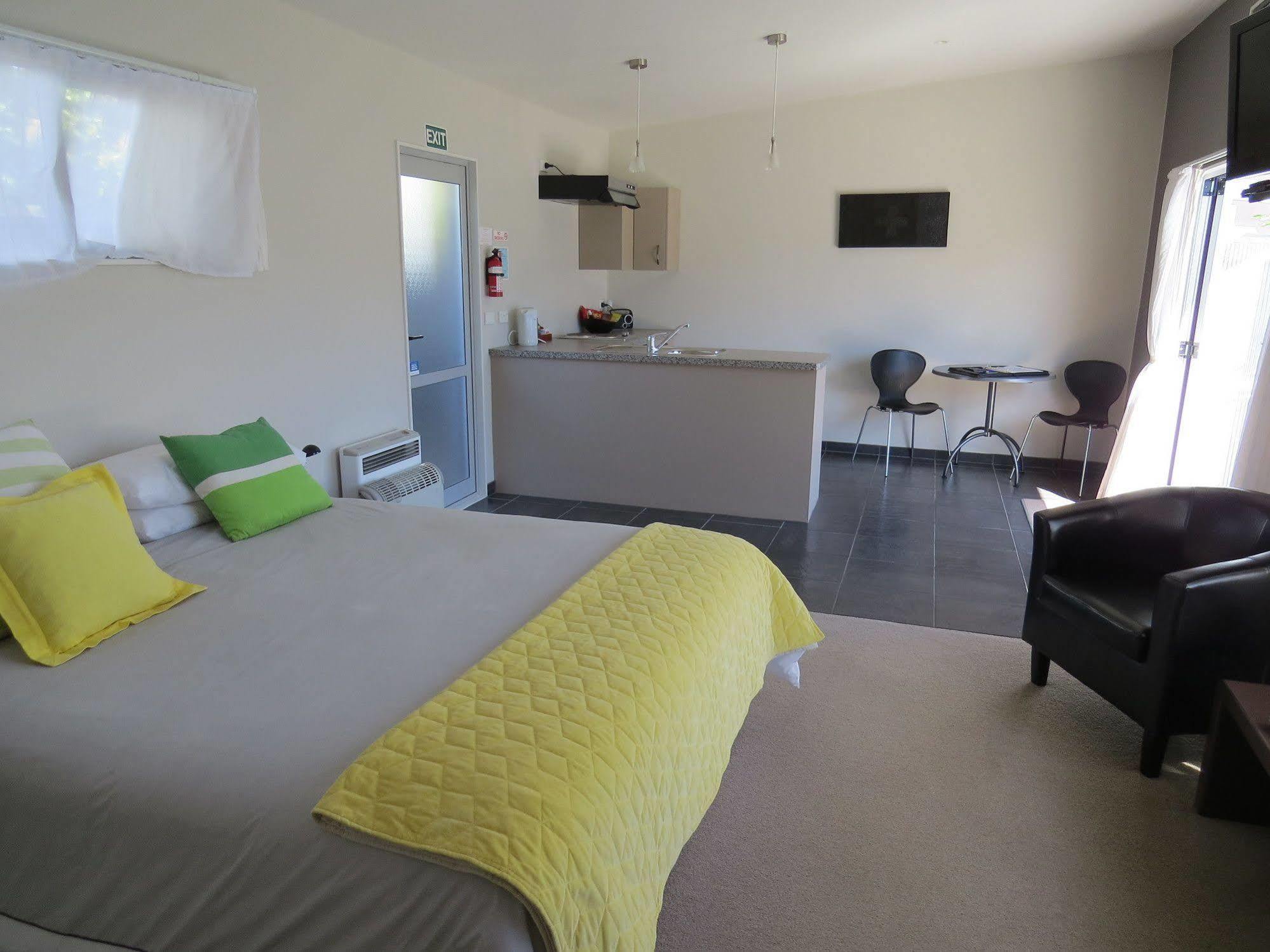 Pipinui Motel Whangamata Luaran gambar